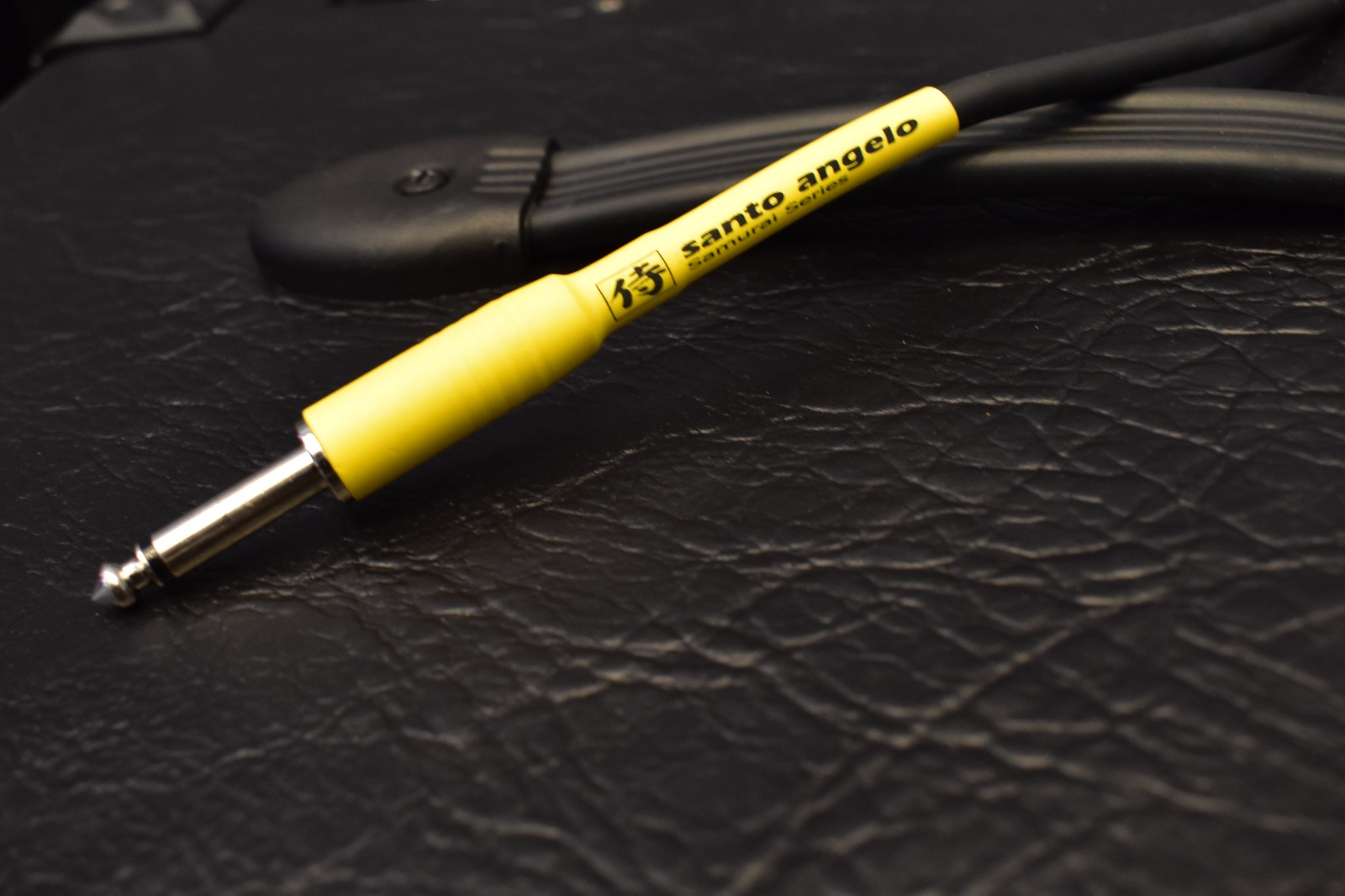 CABO DE GUITARRA SAMURAI 0,30MMM CONECTOR P10/P10 20FT 6,10 METROS PRETO - Imagem 2